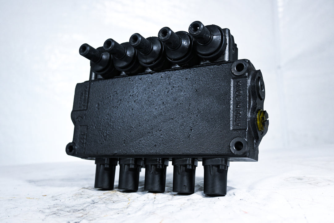 Valve Assy, 5 section Walvoil